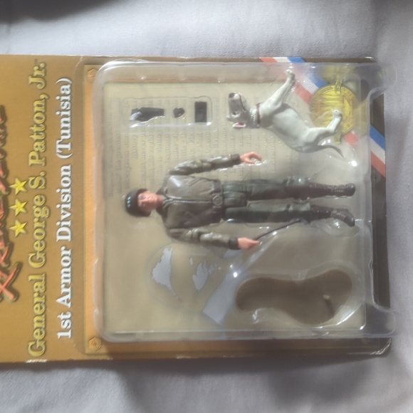 Ultimate Soldier XD General George S.Patton Jr. 1st Armor Tunisia w/ Willie Dog - Picture 3 of 5